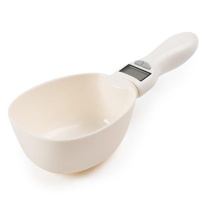Pet food measuring scoop head with LCD screen on handle, white/cream